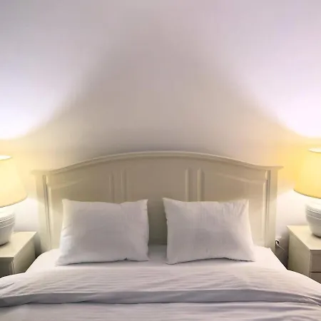 Rose By Ioana Бухарест