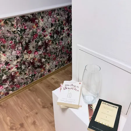 Apartment Rose By Ioana