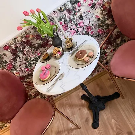 Apartment Rose By Ioana